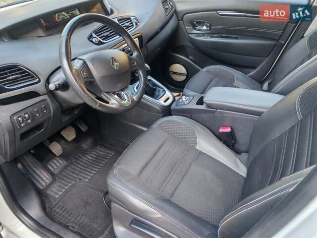 Білий Рено Гранд Сценік, об'ємом двигуна 1.6 л та пробігом 178 тис. км за 11200 $, фото 10 на Automoto.ua