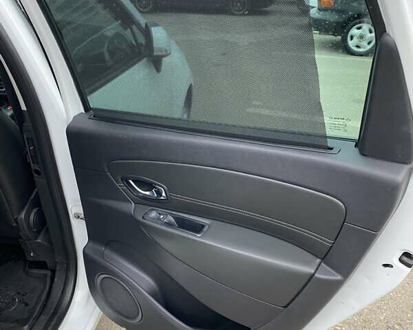 Белый Рено Гранд Сценик, объемом двигателя 1.5 л и пробегом 270 тыс. км за 8699 $, фото 12 на Automoto.ua