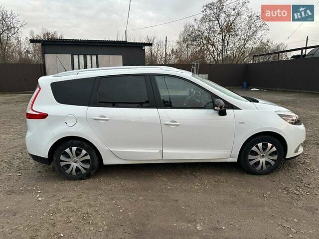 Белый Рено Гранд Сценик, объемом двигателя 1.5 л и пробегом 230 тыс. км за 11900 $, фото 4 на Automoto.ua