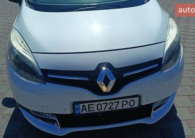 Белый Рено Гранд Сценик, объемом двигателя 1.5 л и пробегом 266 тыс. км за 12000 $, фото 10 на Automoto.ua