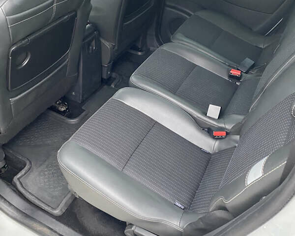 Белый Рено Гранд Сценик, объемом двигателя 1.5 л и пробегом 270 тыс. км за 8699 $, фото 8 на Automoto.ua