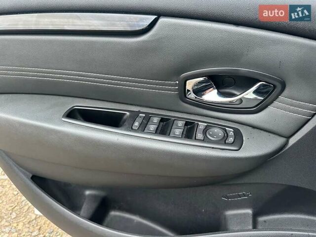 Белый Рено Гранд Сценик, объемом двигателя 1.5 л и пробегом 230 тыс. км за 11900 $, фото 7 на Automoto.ua