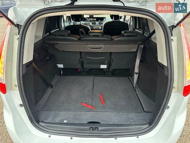 Белый Рено Гранд Сценик, объемом двигателя 1.5 л и пробегом 230 тыс. км за 11900 $, фото 12 на Automoto.ua