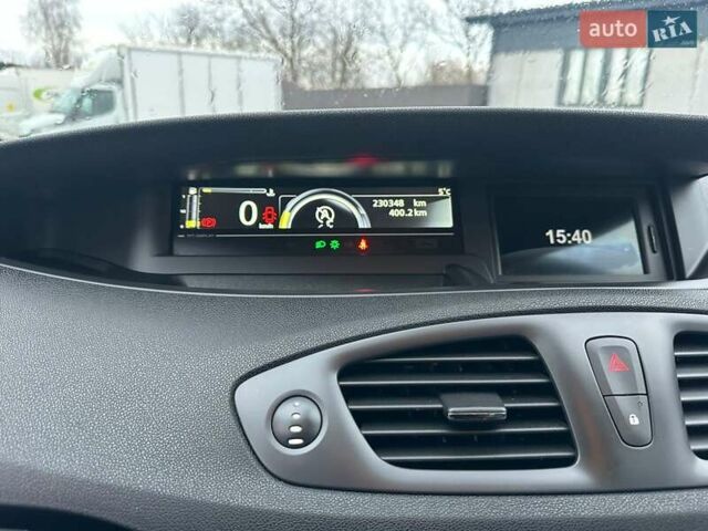 Белый Рено Гранд Сценик, объемом двигателя 1.5 л и пробегом 230 тыс. км за 11900 $, фото 17 на Automoto.ua