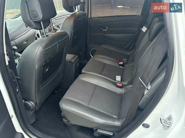 Белый Рено Гранд Сценик, объемом двигателя 1.5 л и пробегом 230 тыс. км за 11900 $, фото 11 на Automoto.ua