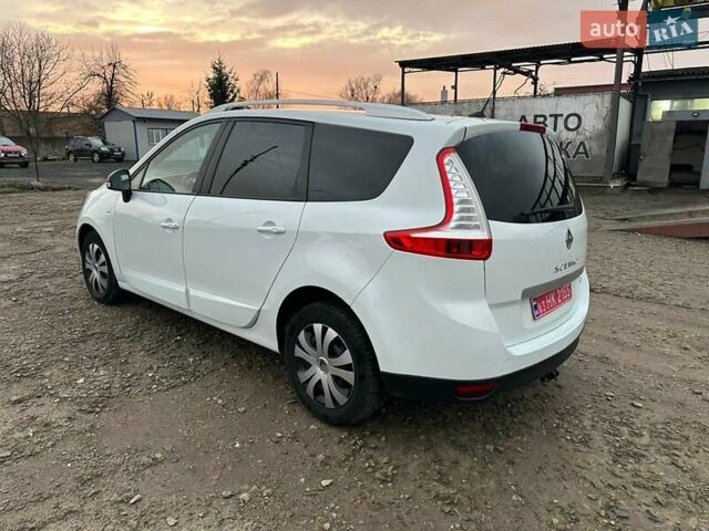 Белый Рено Гранд Сценик, объемом двигателя 1.5 л и пробегом 230 тыс. км за 11900 $, фото 3 на Automoto.ua