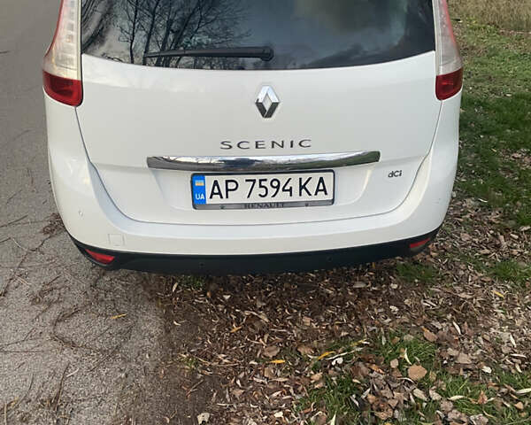 Белый Рено Гранд Сценик, объемом двигателя 1.5 л и пробегом 270 тыс. км за 8699 $, фото 3 на Automoto.ua