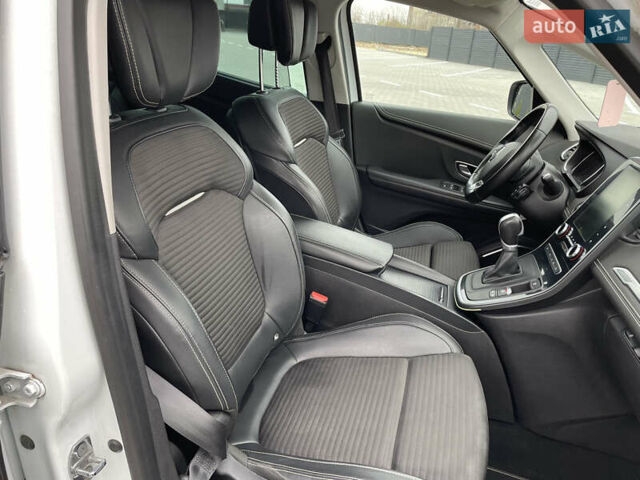 Белый Рено Гранд Сценик, объемом двигателя 1.6 л и пробегом 216 тыс. км за 16000 $, фото 25 на Automoto.ua