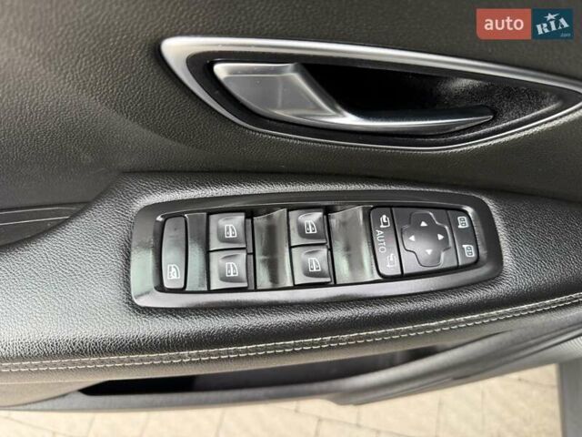 Белый Рено Гранд Сценик, объемом двигателя 1.6 л и пробегом 232 тыс. км за 14300 $, фото 31 на Automoto.ua