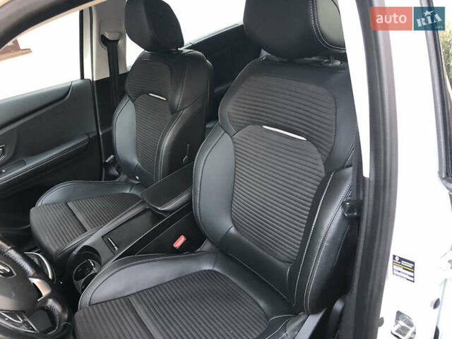 Білий Рено Гранд Сценік, об'ємом двигуна 1.6 л та пробігом 238 тис. км за 12700 $, фото 53 на Automoto.ua