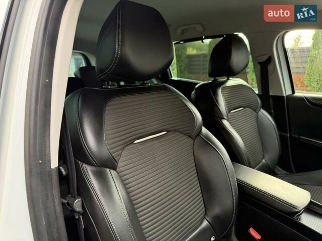 Белый Рено Гранд Сценик, объемом двигателя 1.6 л и пробегом 232 тыс. км за 14300 $, фото 82 на Automoto.ua