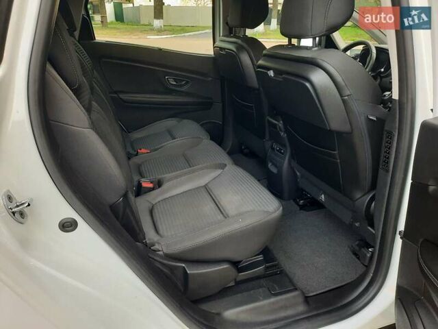 Белый Рено Гранд Сценик, объемом двигателя 1.5 л и пробегом 211 тыс. км за 14800 $, фото 107 на Automoto.ua