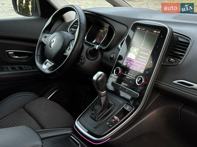 Белый Рено Гранд Сценик, объемом двигателя 1.6 л и пробегом 218 тыс. км за 15300 $, фото 47 на Automoto.ua