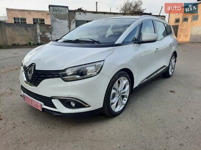 Белый Рено Гранд Сценик, объемом двигателя 1.5 л и пробегом 211 тыс. км за 14800 $, фото 5 на Automoto.ua