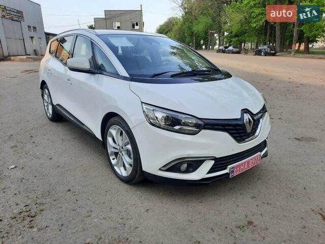 Белый Рено Гранд Сценик, объемом двигателя 1.5 л и пробегом 211 тыс. км за 14800 $, фото 1 на Automoto.ua