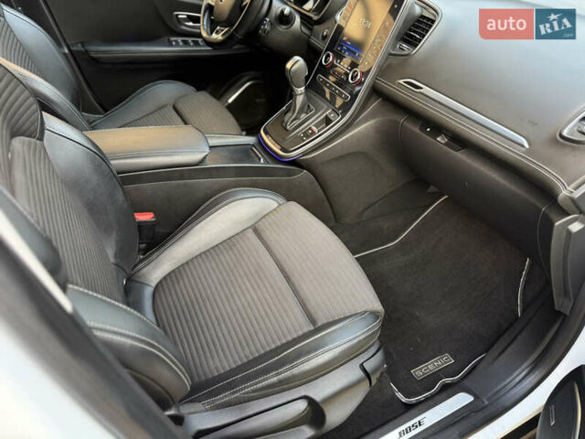 Белый Рено Гранд Сценик, объемом двигателя 1.6 л и пробегом 184 тыс. км за 15700 $, фото 34 на Automoto.ua