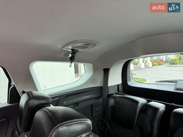 Белый Рено Гранд Сценик, объемом двигателя 1.6 л и пробегом 232 тыс. км за 14300 $, фото 63 на Automoto.ua