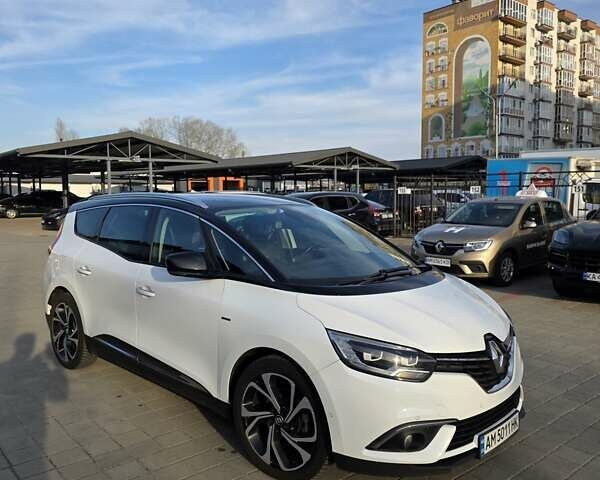 Белый Рено Гранд Сценик, объемом двигателя 1.46 л и пробегом 260 тыс. км за 13500 $, фото 1 на Automoto.ua