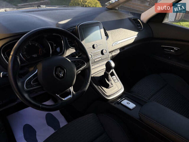 Белый Рено Гранд Сценик, объемом двигателя 1.5 л и пробегом 171 тыс. км за 15200 $, фото 14 на Automoto.ua