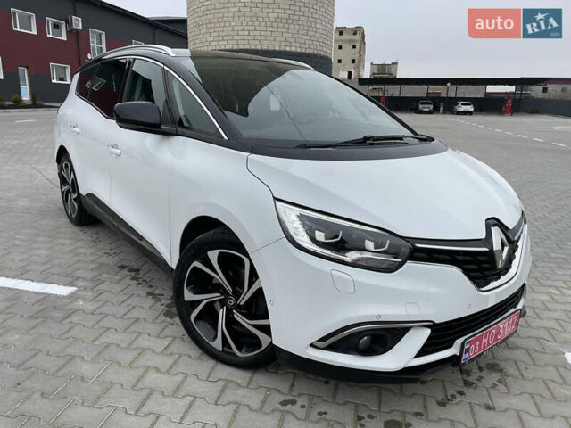 Белый Рено Гранд Сценик, объемом двигателя 1.6 л и пробегом 216 тыс. км за 16000 $, фото 4 на Automoto.ua