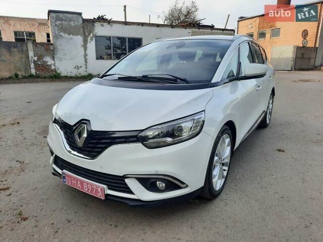 Белый Рено Гранд Сценик, объемом двигателя 1.5 л и пробегом 211 тыс. км за 14800 $, фото 4 на Automoto.ua