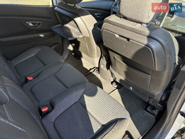 Белый Рено Гранд Сценик, объемом двигателя 1.5 л и пробегом 171 тыс. км за 15200 $, фото 19 на Automoto.ua