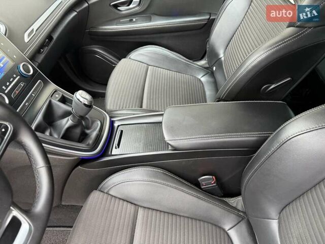 Белый Рено Гранд Сценик, объемом двигателя 1.6 л и пробегом 232 тыс. км за 14300 $, фото 51 на Automoto.ua