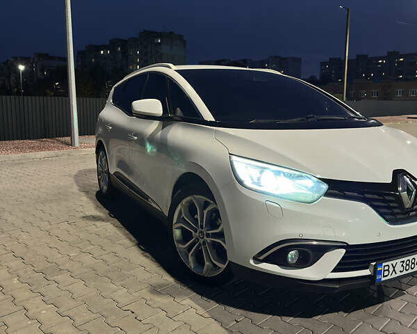 Білий Рено Гранд Сценік, об'ємом двигуна 1.5 л та пробігом 183 тис. км за 15000 $, фото 6 на Automoto.ua