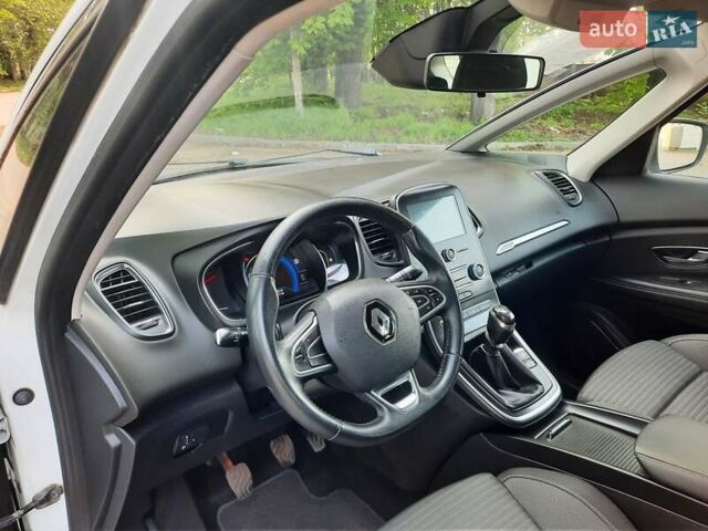 Белый Рено Гранд Сценик, объемом двигателя 1.5 л и пробегом 211 тыс. км за 14800 $, фото 49 на Automoto.ua