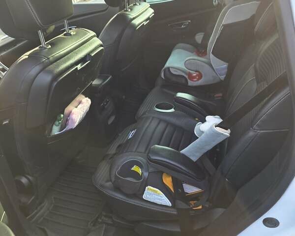 Белый Рено Гранд Сценик, объемом двигателя 1.46 л и пробегом 260 тыс. км за 13500 $, фото 9 на Automoto.ua