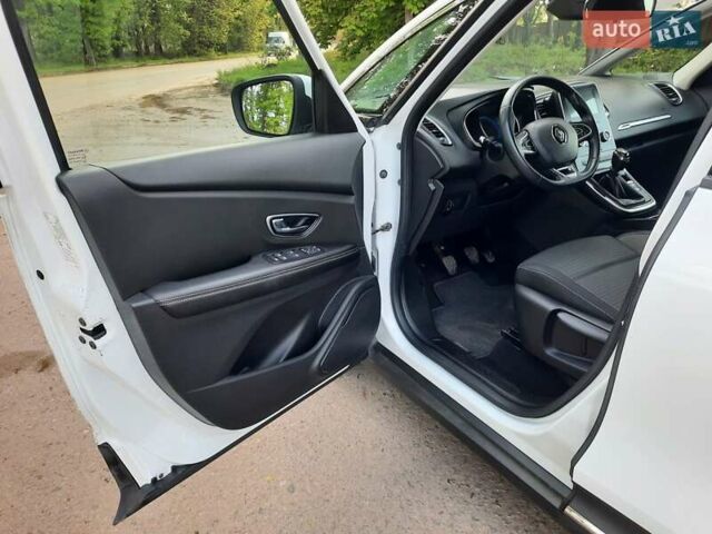 Белый Рено Гранд Сценик, объемом двигателя 1.5 л и пробегом 211 тыс. км за 14800 $, фото 40 на Automoto.ua