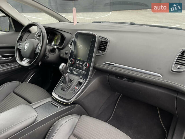 Белый Рено Гранд Сценик, объемом двигателя 1.6 л и пробегом 216 тыс. км за 16000 $, фото 26 на Automoto.ua