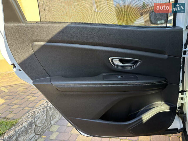 Белый Рено Гранд Сценик, объемом двигателя 1.5 л и пробегом 171 тыс. км за 15200 $, фото 17 на Automoto.ua