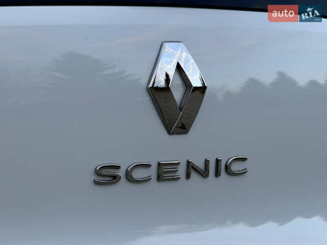Белый Рено Гранд Сценик, объемом двигателя 1.6 л и пробегом 218 тыс. км за 15300 $, фото 21 на Automoto.ua