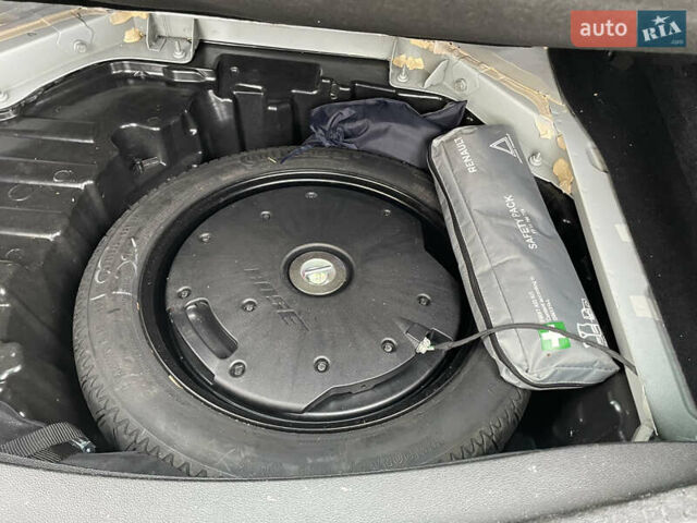 Белый Рено Гранд Сценик, объемом двигателя 1.6 л и пробегом 216 тыс. км за 16000 $, фото 36 на Automoto.ua