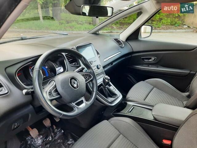 Белый Рено Гранд Сценик, объемом двигателя 1.5 л и пробегом 211 тыс. км за 14800 $, фото 70 на Automoto.ua