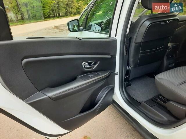 Белый Рено Гранд Сценик, объемом двигателя 1.5 л и пробегом 211 тыс. км за 14800 $, фото 78 на Automoto.ua