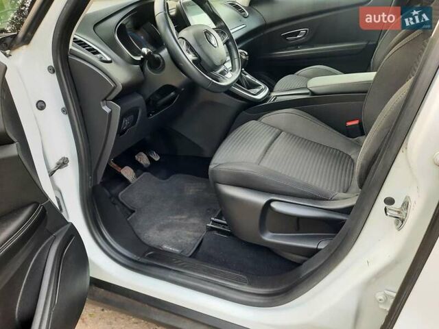 Белый Рено Гранд Сценик, объемом двигателя 1.5 л и пробегом 211 тыс. км за 14800 $, фото 43 на Automoto.ua