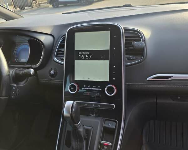 Белый Рено Гранд Сценик, объемом двигателя 1.46 л и пробегом 260 тыс. км за 13500 $, фото 6 на Automoto.ua