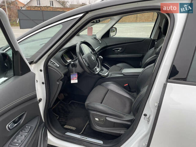 Белый Рено Гранд Сценик, объемом двигателя 1.6 л и пробегом 216 тыс. км за 16000 $, фото 18 на Automoto.ua