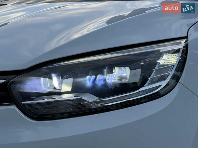 Белый Рено Гранд Сценик, объемом двигателя 1.6 л и пробегом 218 тыс. км за 15300 $, фото 14 на Automoto.ua