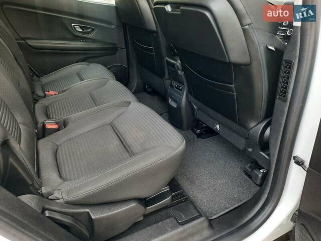 Белый Рено Гранд Сценик, объемом двигателя 1.5 л и пробегом 211 тыс. км за 14800 $, фото 108 на Automoto.ua