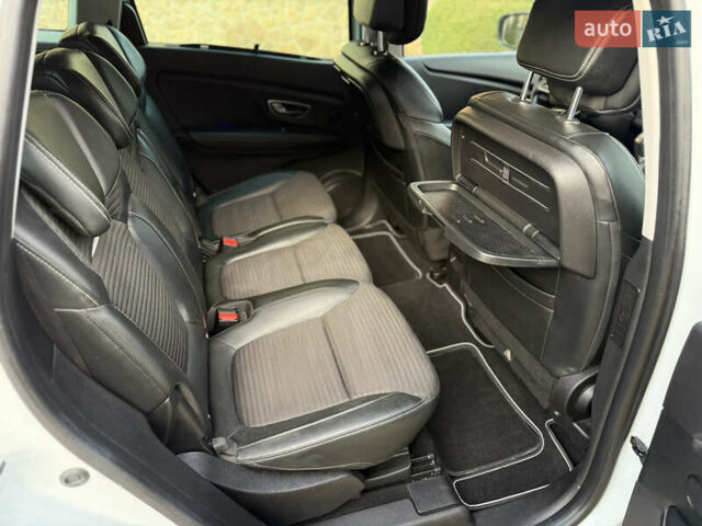 Белый Рено Гранд Сценик, объемом двигателя 1.6 л и пробегом 184 тыс. км за 15700 $, фото 38 на Automoto.ua