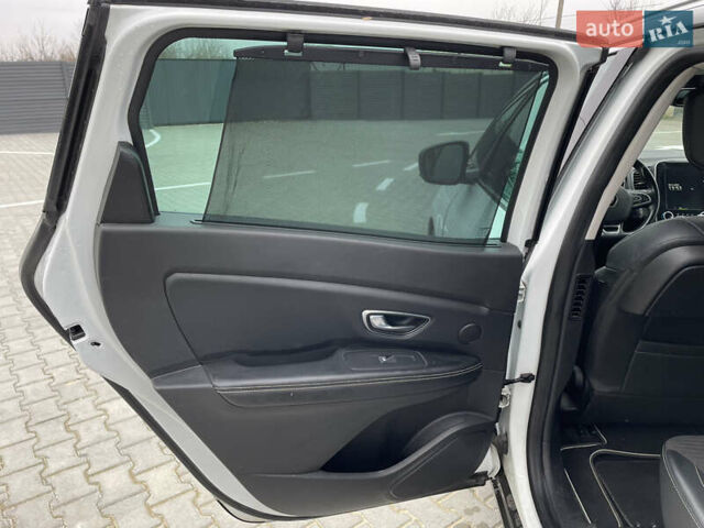 Белый Рено Гранд Сценик, объемом двигателя 1.6 л и пробегом 216 тыс. км за 16000 $, фото 31 на Automoto.ua