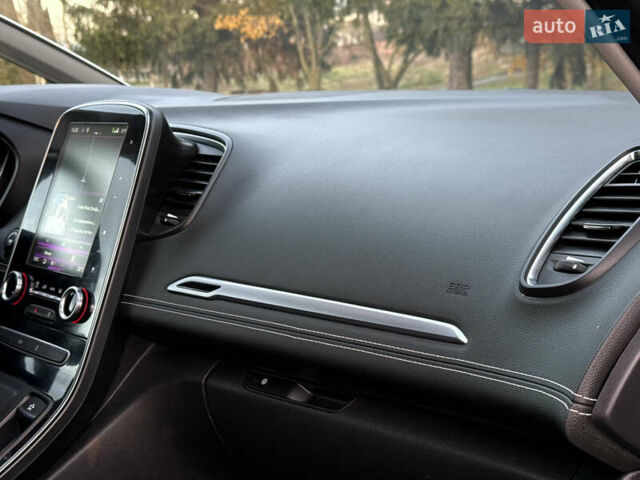 Белый Рено Гранд Сценик, объемом двигателя 1.6 л и пробегом 218 тыс. км за 15300 $, фото 48 на Automoto.ua