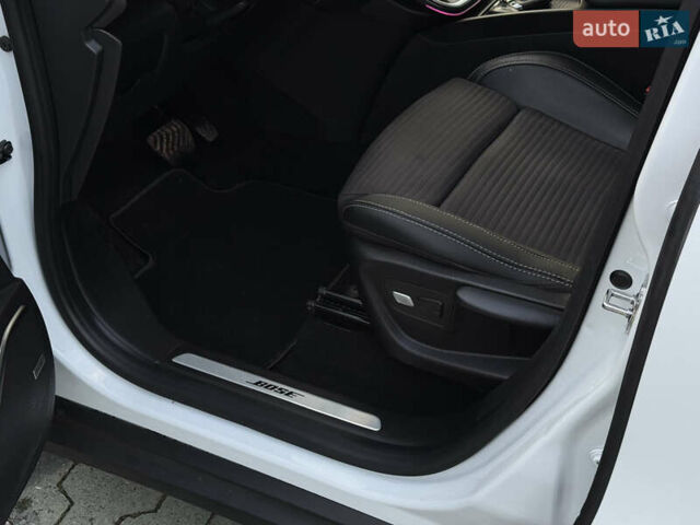 Белый Рено Гранд Сценик, объемом двигателя 1.6 л и пробегом 218 тыс. км за 15300 $, фото 24 на Automoto.ua