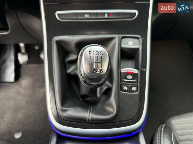 Белый Рено Гранд Сценик, объемом двигателя 1.6 л и пробегом 232 тыс. км за 14300 $, фото 45 на Automoto.ua