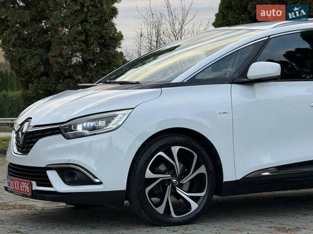 Белый Рено Гранд Сценик, объемом двигателя 1.6 л и пробегом 218 тыс. км за 15300 $, фото 7 на Automoto.ua