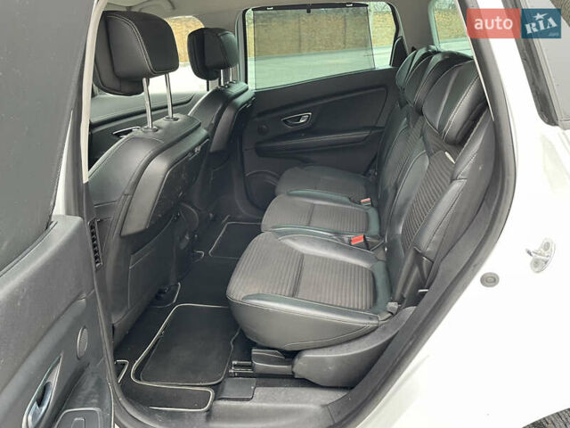 Белый Рено Гранд Сценик, объемом двигателя 1.6 л и пробегом 216 тыс. км за 16000 $, фото 32 на Automoto.ua