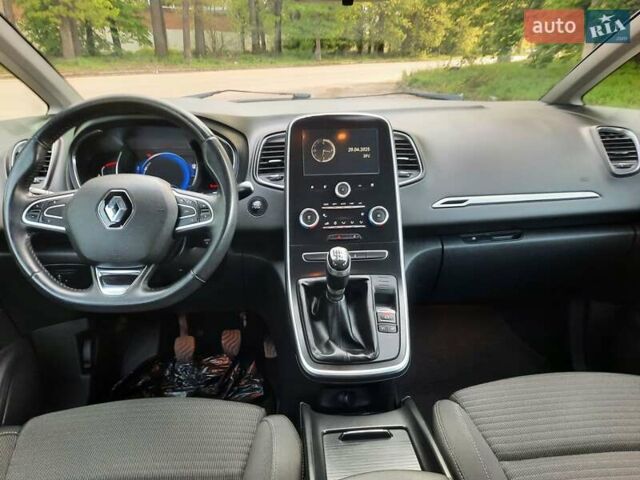 Белый Рено Гранд Сценик, объемом двигателя 1.5 л и пробегом 211 тыс. км за 14800 $, фото 71 на Automoto.ua